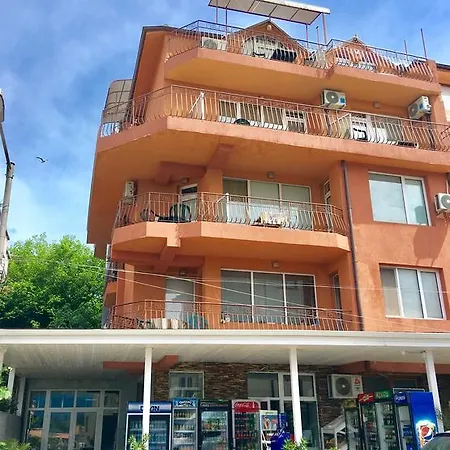 Dream House Pensjonat 2*